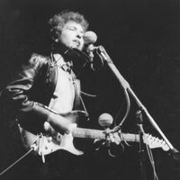Dylan goes electric