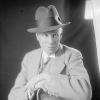Sinclair Lewis.